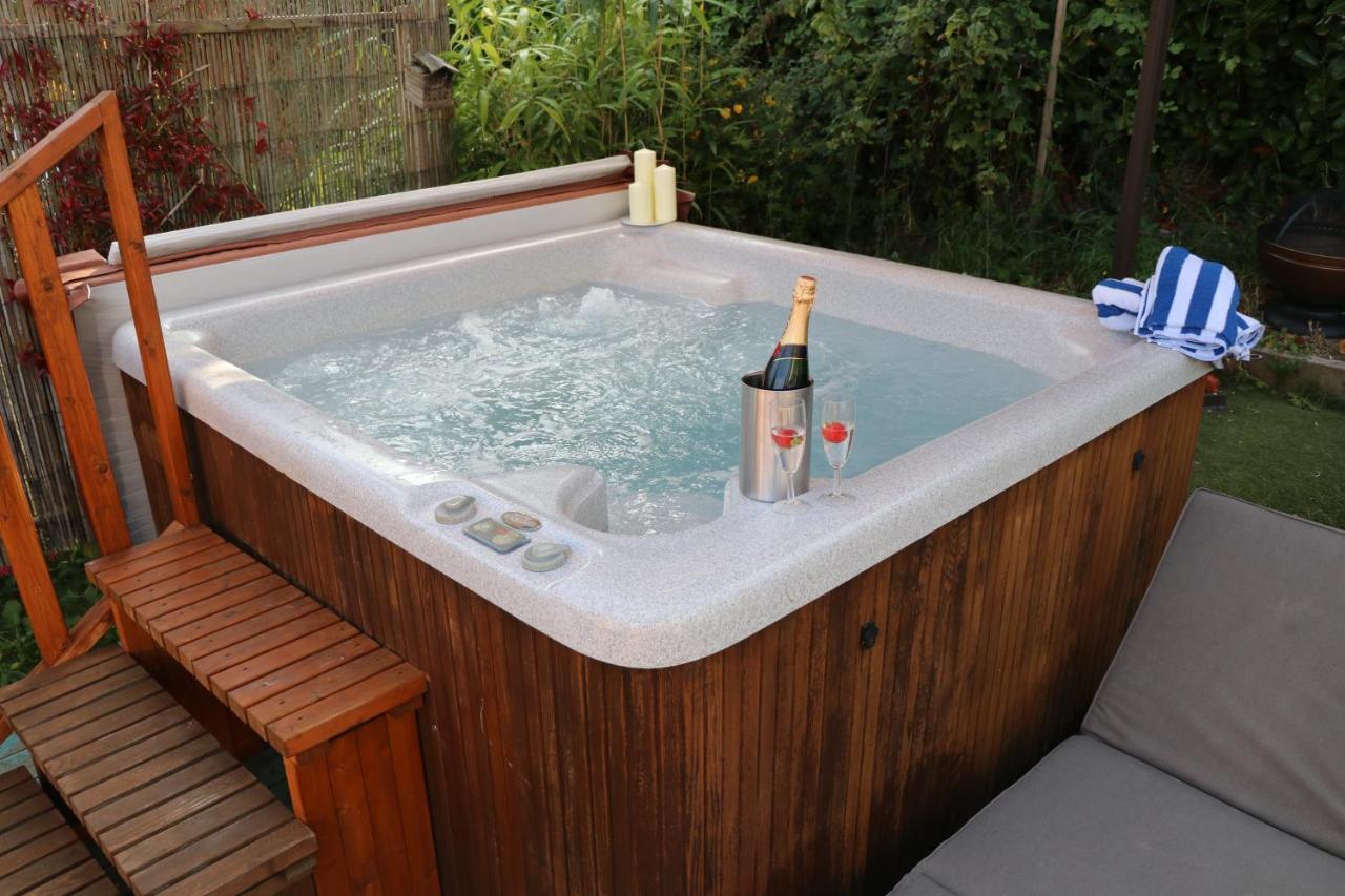 Palm 1 Park Home With Hot Tub Swanage Exterior foto